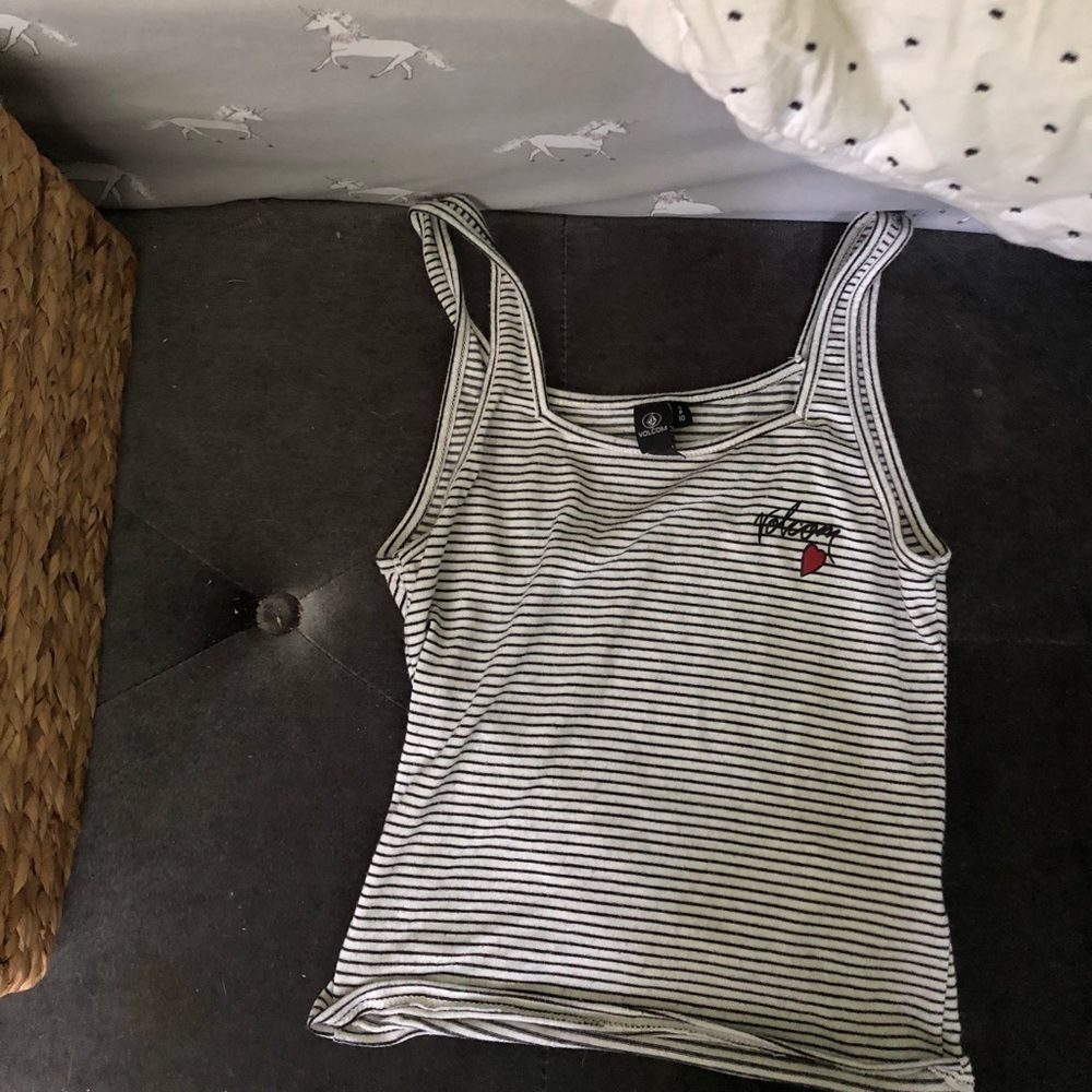 Volcom top